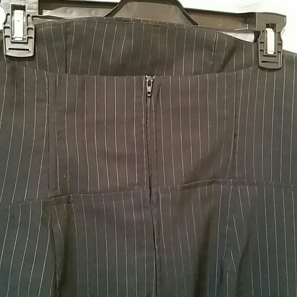 Skirt - Picture 2 of 6